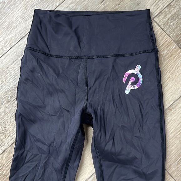 Peloton Move Mission Black Scallop Hem Mesh Panel Leggings - Picture 2 of 9